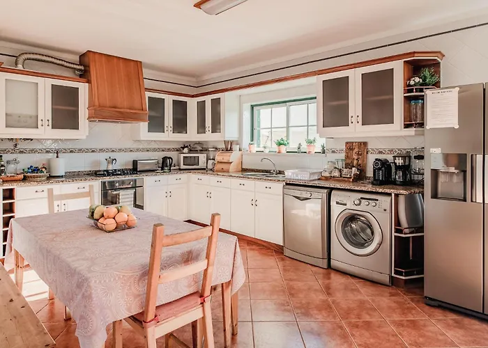 In My House Baleal Bed & Breakfast